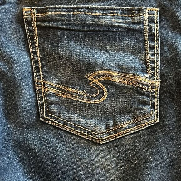 Silver Suki Capri Jeans - Picture 4 of 7